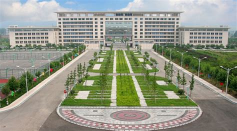 how many medical universities are in china